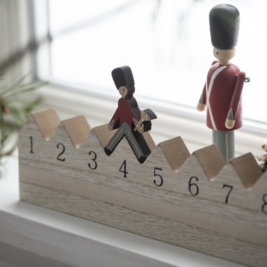 Weihnachtskalender 1-24 gehender Gardist - Ib Laursen