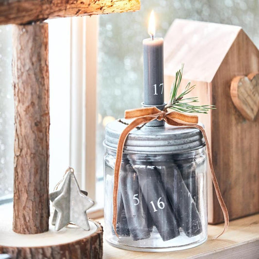 Stabkerzen 1-24 dunkelgrau mit weißen Zahlen - Ib Laursen