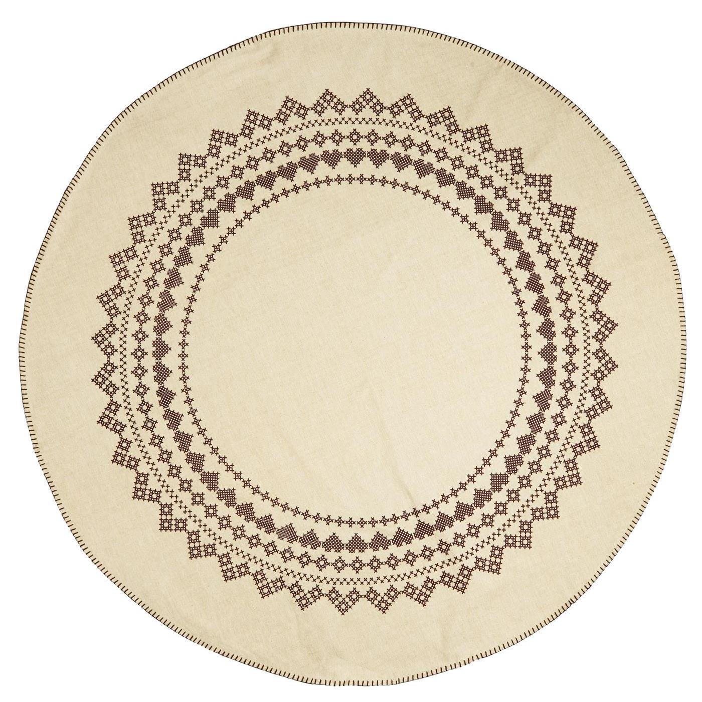 Weihnachtsbaumteppich natur mit dunkelbraunem Muster und Randstickerei - Ib Laursen