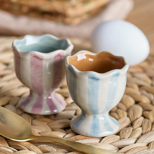 Kuchenplatte, 2 Tassen & 2 Eierbecher aus der Willa Serie - Bloomingville