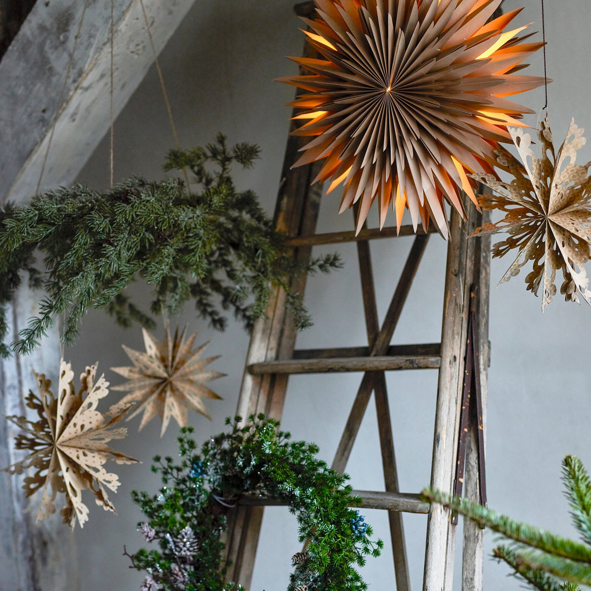 Elijas Stern mit LED Licht braun - Bloomingville