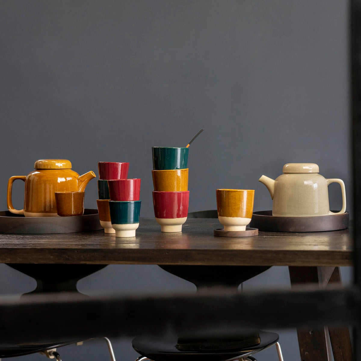 Cup Rutunda M Cer sand/ berry - Kinta