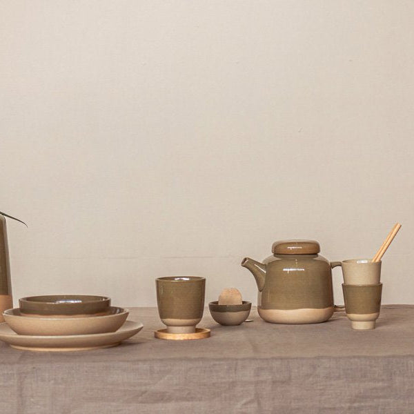 Teekanne Rutunda L cer sand mit Glasur in khaki 1250 ml - Kinta