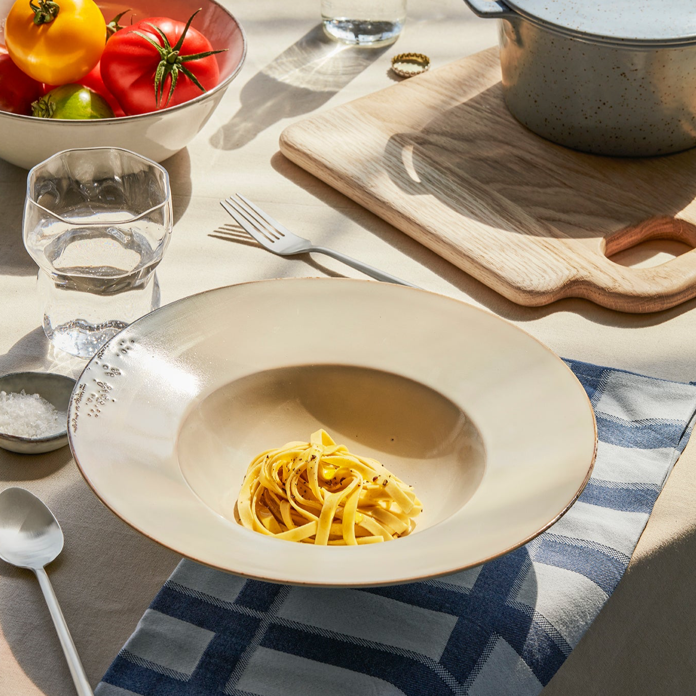 Nordic Sand Tiefer Pastateller - Broste Copenhagen