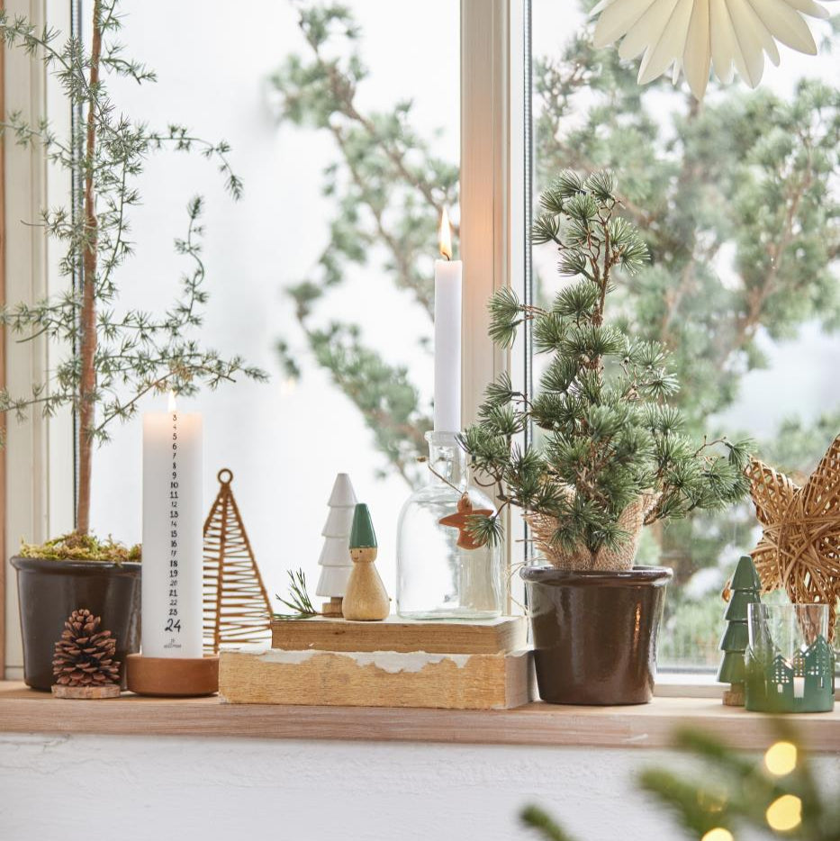 Wichtelmännchen stehend mit grünem Hut - Ib Laursen