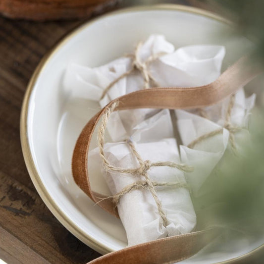 Tablett rund butter cream innen schräge Kante - Ib Laursen