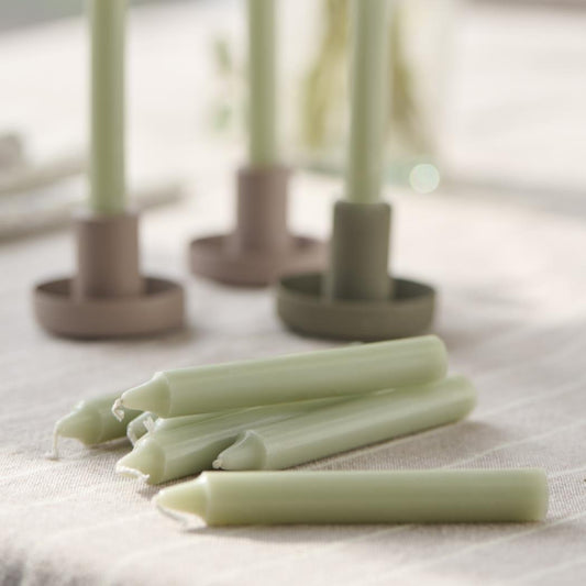 Dünne Kerzen 10 Stück staubig grün - Ib Laursen