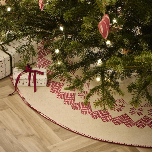 Weihnachtsbaumteppich natur mit rotem Muster und Randstickerei - Ib Laursen