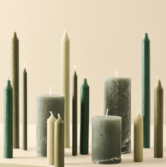 Stabkerze waldgrün rustikal Ø:2,2 - Ib Laursen