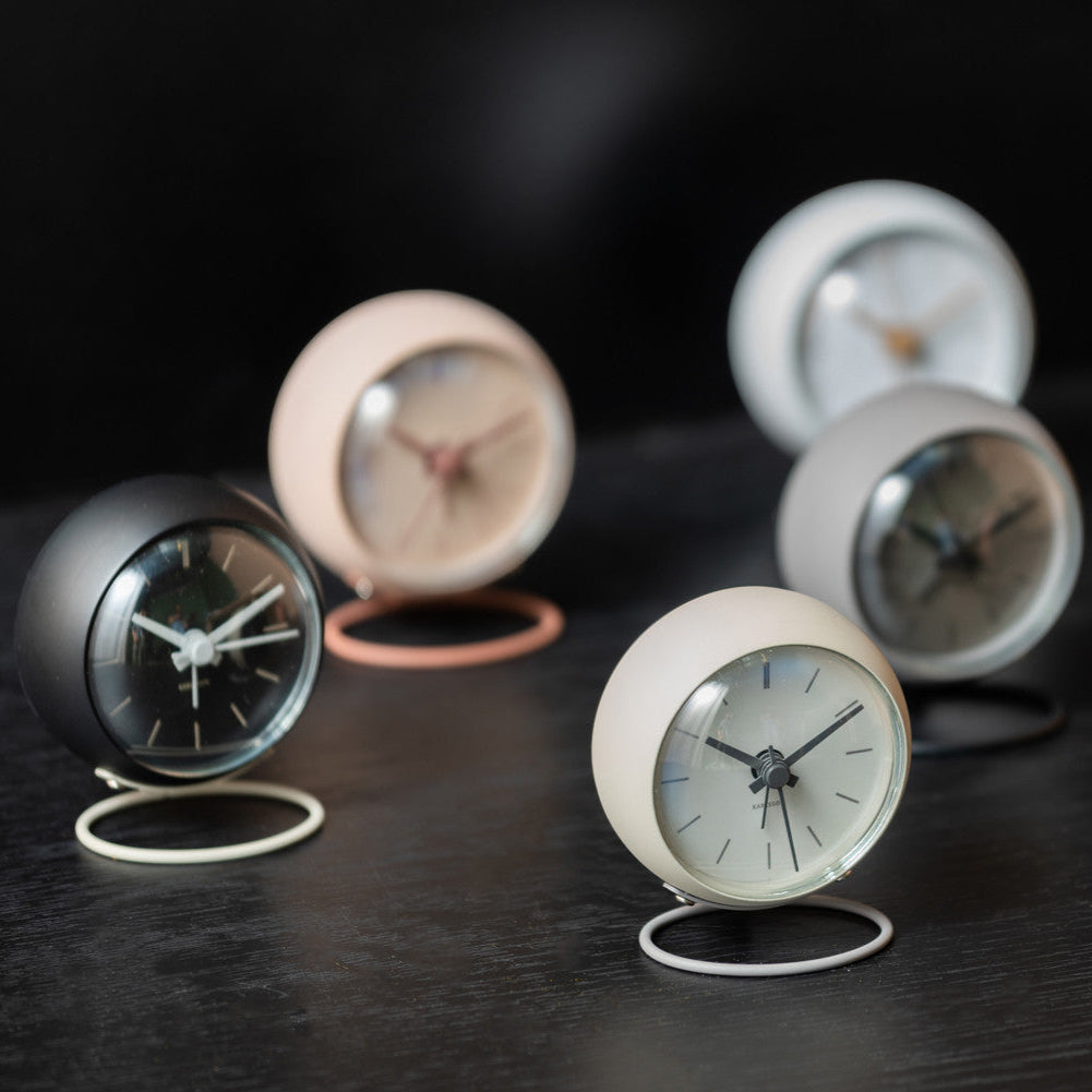 Wecker Mini Nirvana Globe warm grey - Karlsson