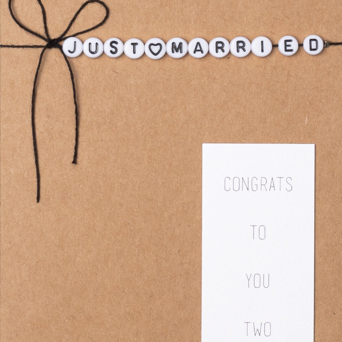 Buchstabenperlenkarte "Just married" - Räder