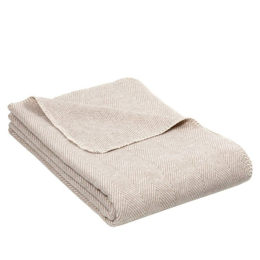 Kuscheldecke "Finn" mit Fischgrätmuster taupe - Riema