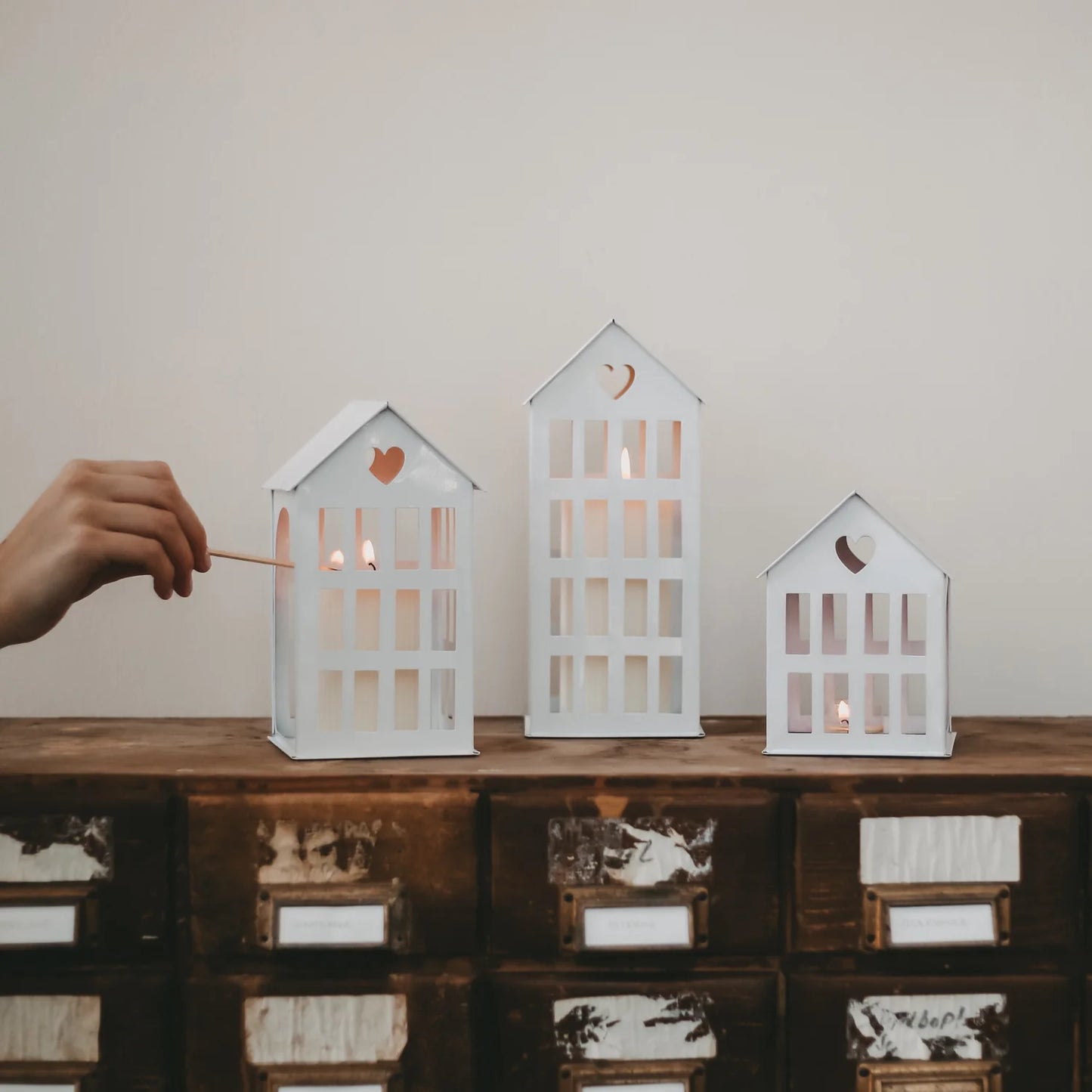 Metallhaus groß weiß - Eulenschnitt