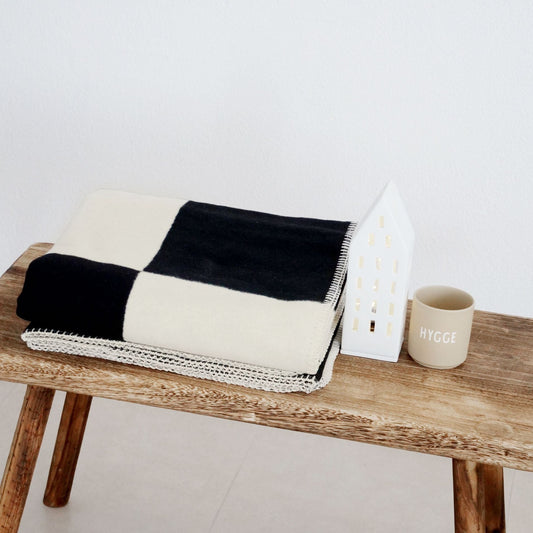 Kuscheldecke "Clara" Quadrate schwarz-natur - Riema
