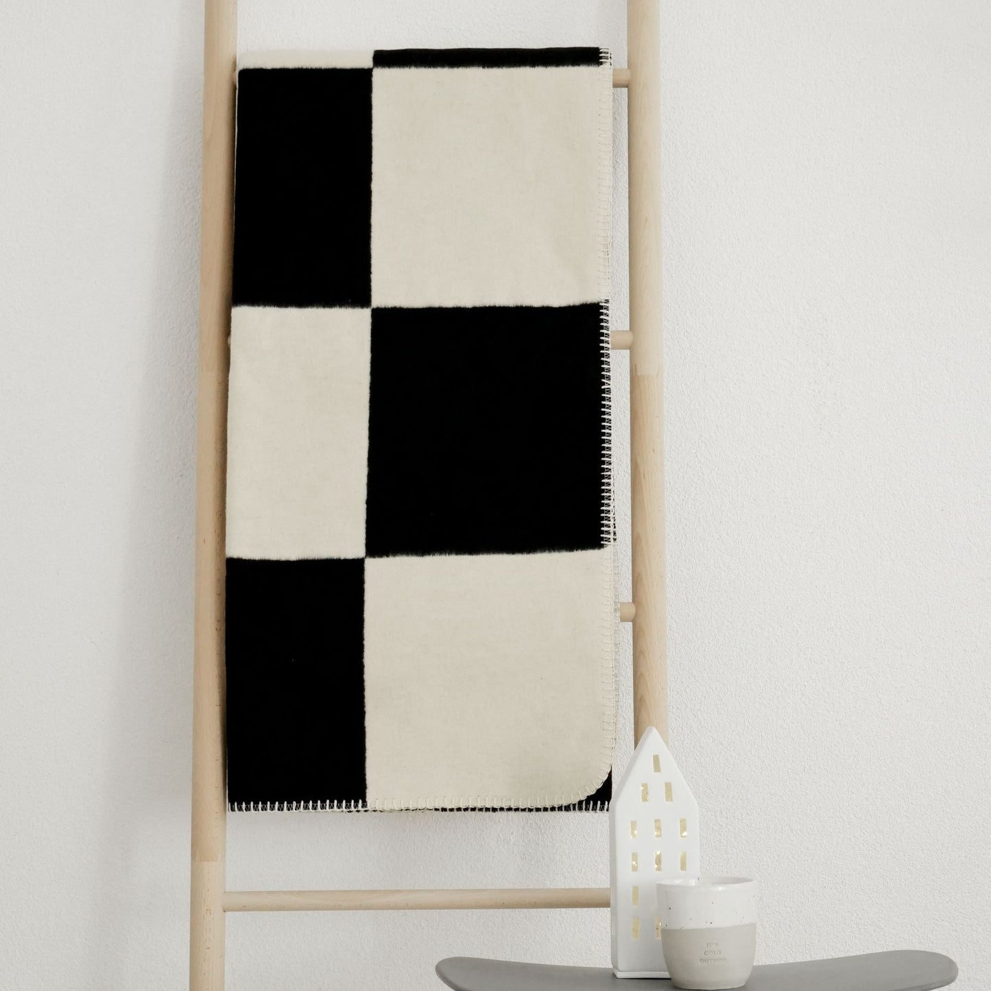 Kuscheldecke "Clara" Quadrate schwarz-natur - Riema