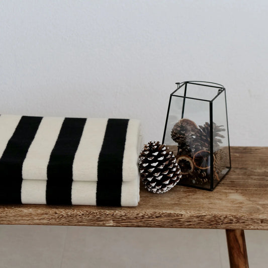 Kuscheldecke "Svea" Streifen schwarz-weiß - Riema