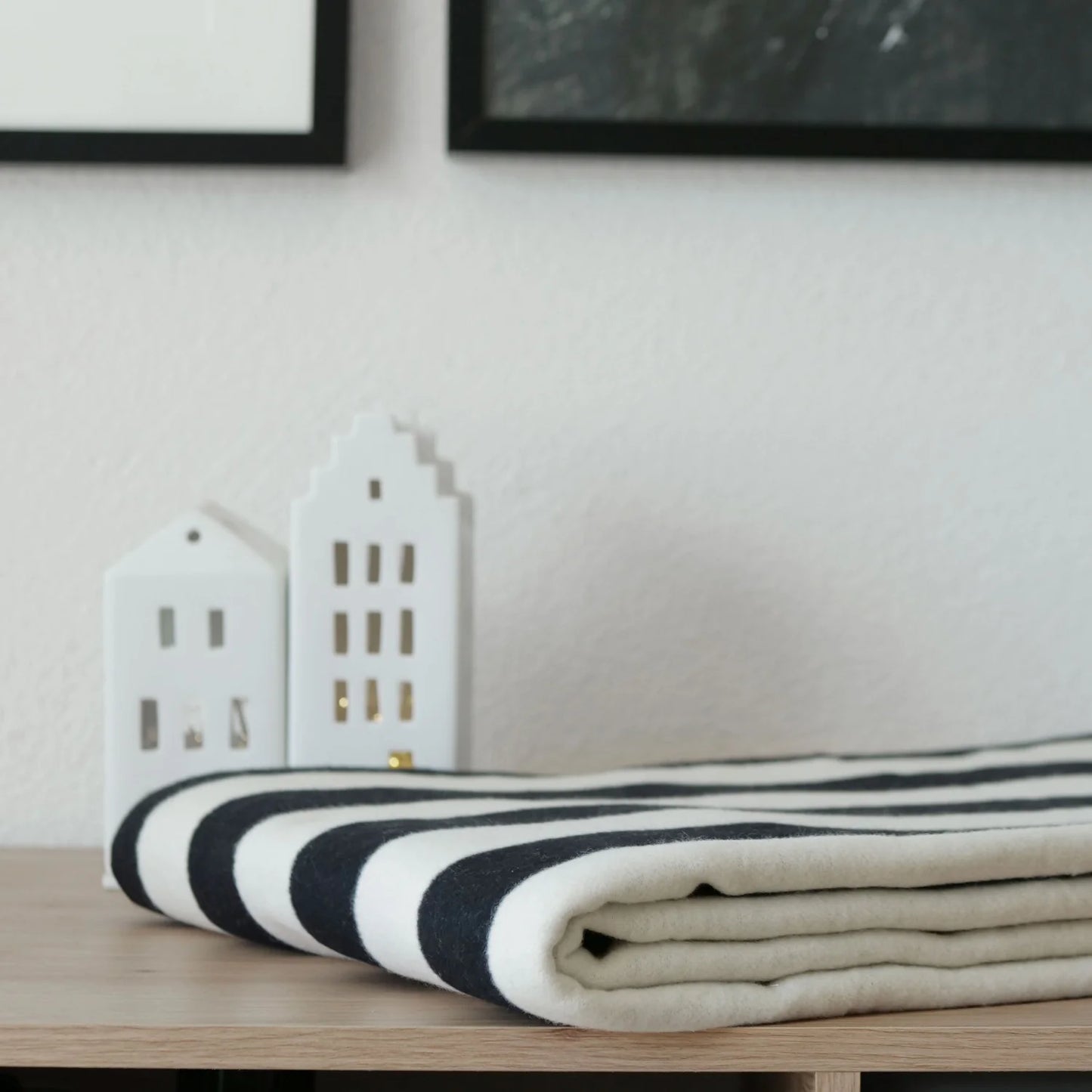 Kuscheldecke "Svea" Streifen schwarz-weiß - Riema