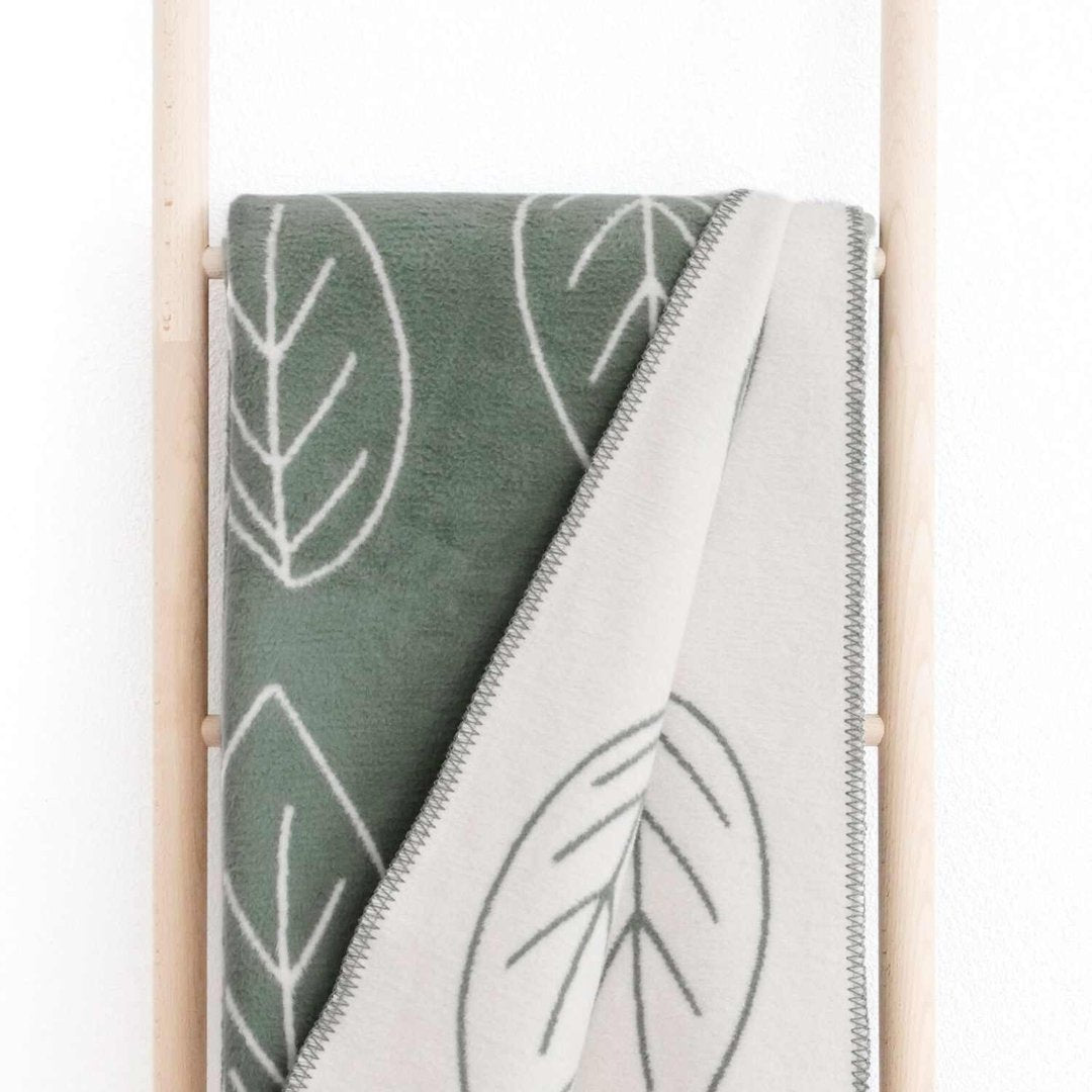 Kuscheldecke "Bente" salbei grün - Riema